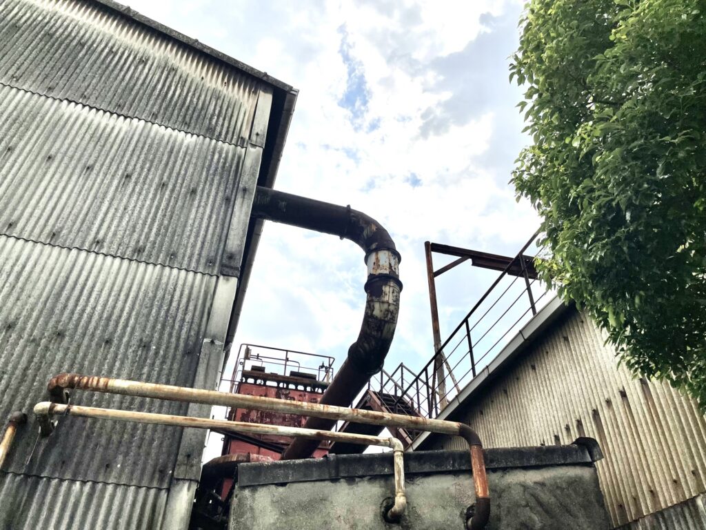 老朽化対策は今すぐ！工場建物の寿命を延ばすための改修計画 - 工場倉庫ドクター